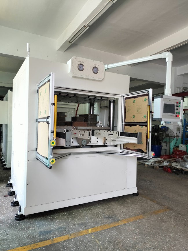 碳纖維熱壓成型機(jī)在葉片、螺旋槳中的應(yīng)用